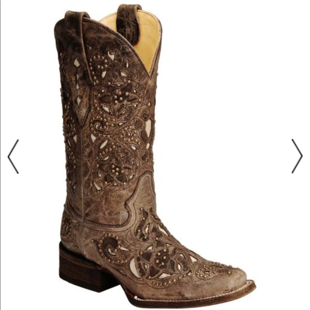 Corral boots size 8 1/2